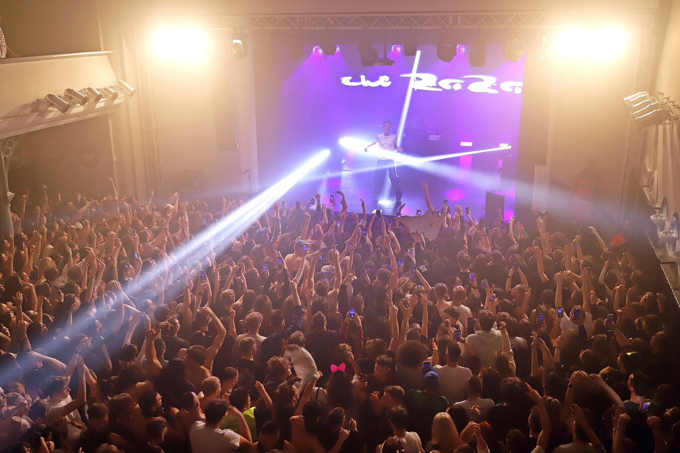 Sala pękała w szwach! Oki - relacja z koncertu.