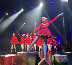 Mikołajkowe popisy mażoretek